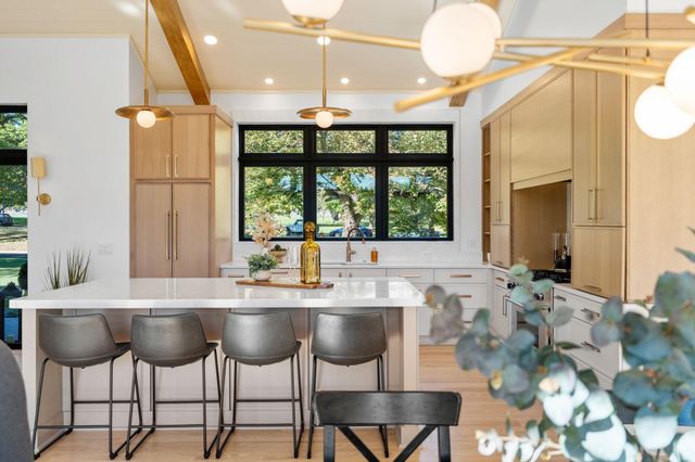 2040 Edgcumbe Road, Saint Paul, MN 55116