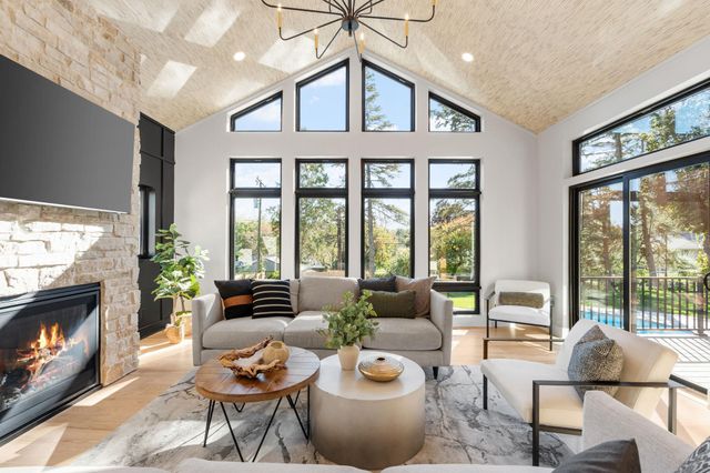 2040 Edgcumbe Road, Saint Paul, MN 55116