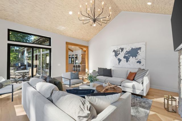 2040 Edgcumbe Road, Saint Paul, MN 55116