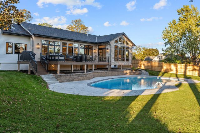 2040 Edgcumbe Road, Saint Paul, MN 55116