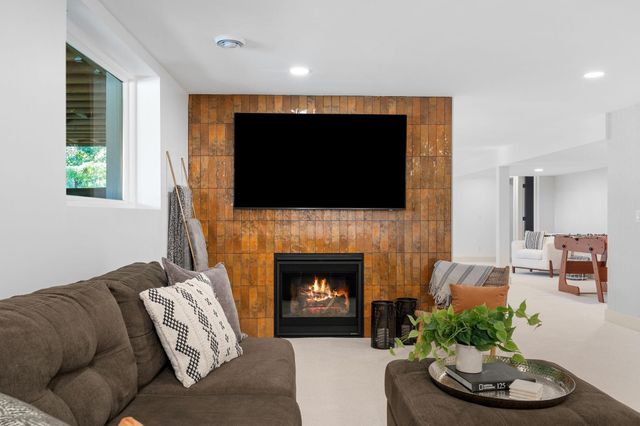 2040 Edgcumbe Road, Saint Paul, MN 55116