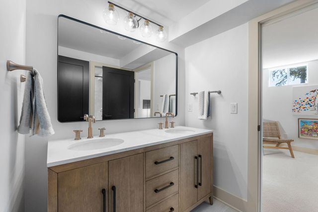 2040 Edgcumbe Road, Saint Paul, MN 55116