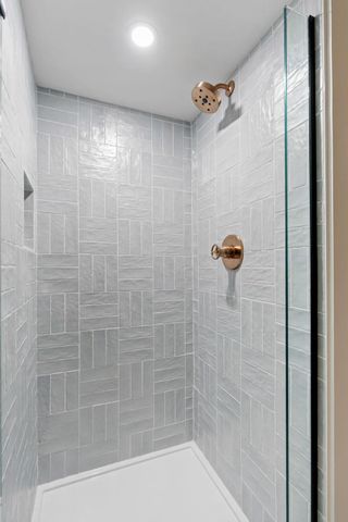 2040 Edgcumbe Road, Saint Paul, MN 55116