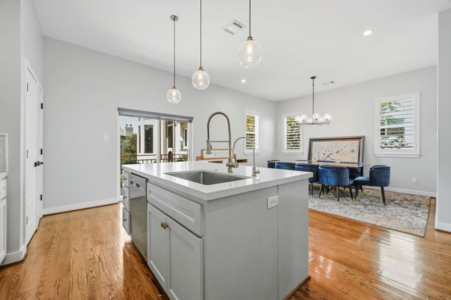 158 Vieux Carre Drive, Houston, TX 77009