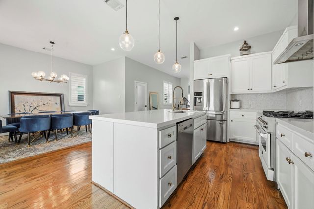 158 Vieux Carre Drive, Houston, TX 77009
