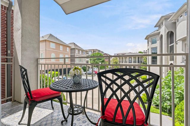 158 Vieux Carre Drive, Houston, TX 77009