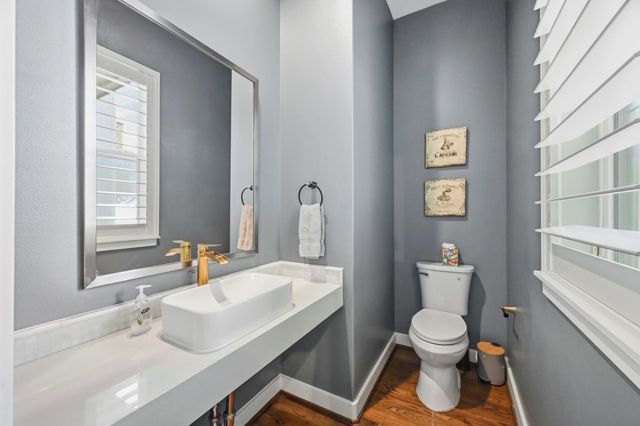 158 Vieux Carre Drive, Houston, TX 77009