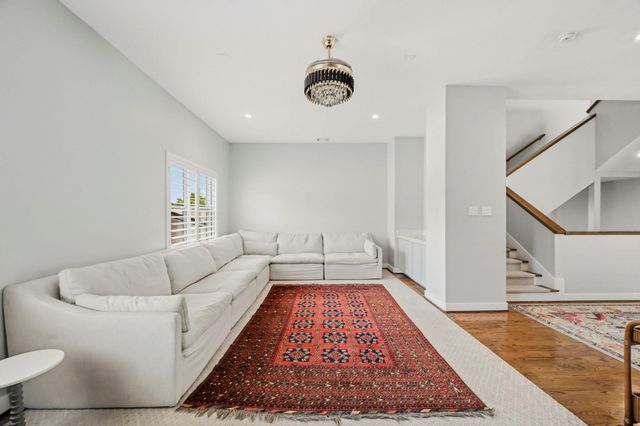 158 Vieux Carre Drive, Houston, TX 77009
