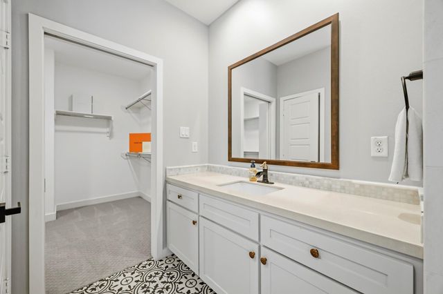 158 Vieux Carre Drive, Houston, TX 77009