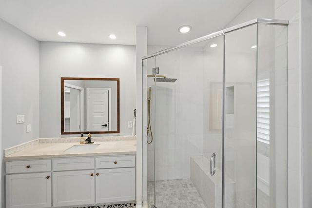 158 Vieux Carre Drive, Houston, TX 77009