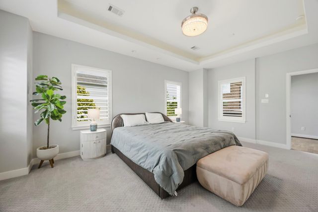 158 Vieux Carre Drive, Houston, TX 77009