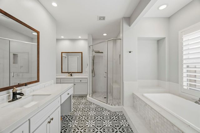 158 Vieux Carre Drive, Houston, TX 77009