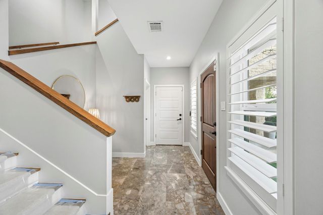 158 Vieux Carre Drive, Houston, TX 77009