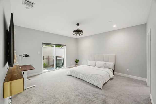 158 Vieux Carre Drive, Houston, TX 77009