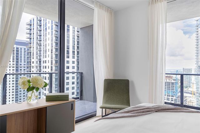 159 NE 6th St 3002, Miami, FL 33132