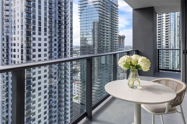 159 NE 6th St 3002, Miami, FL 33132