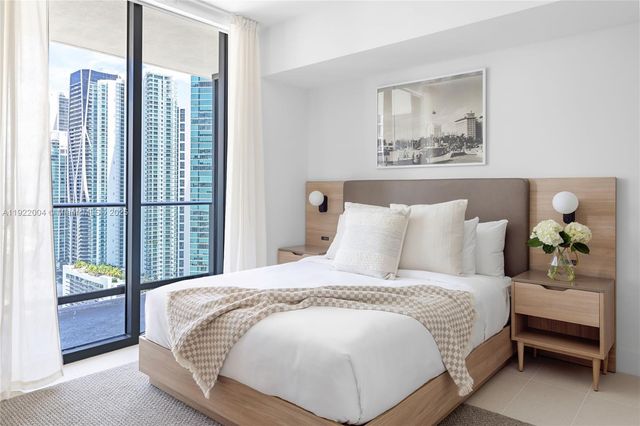 159 NE 6th St 3002, Miami, FL 33132