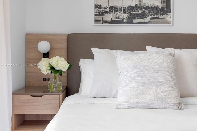 159 NE 6th St 3002, Miami, FL 33132