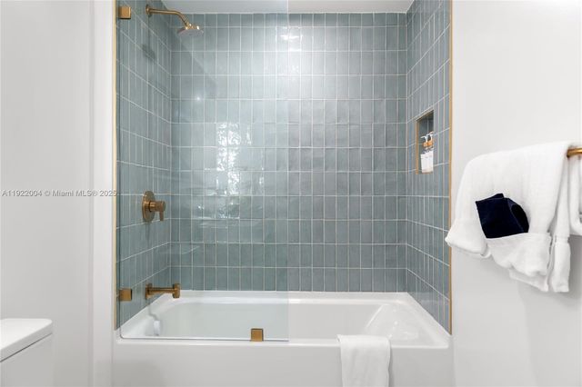 159 NE 6th St 3002, Miami, FL 33132