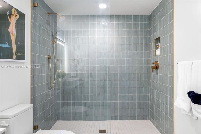 159 NE 6th St 3002, Miami, FL 33132