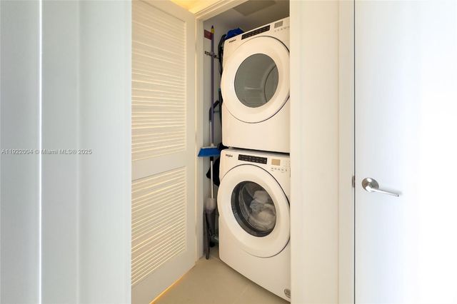 159 NE 6th St 3002, Miami, FL 33132