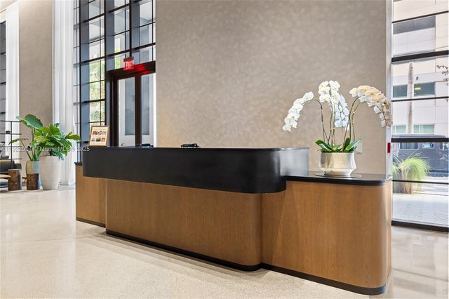 159 NE 6th St 3002, Miami, FL 33132