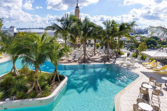 159 NE 6th St 3002, Miami, FL 33132