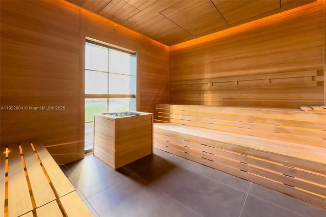 159 NE 6th St 3002, Miami, FL 33132