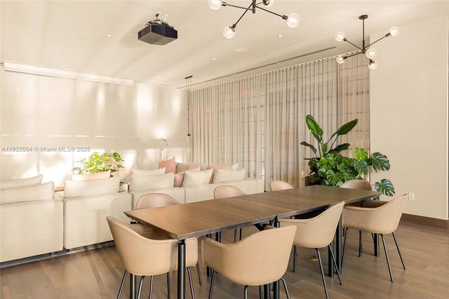 159 NE 6th St 3002, Miami, FL 33132