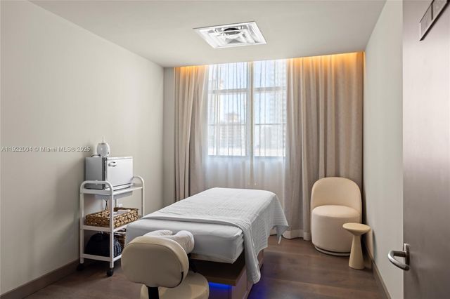 159 NE 6th St 3002, Miami, FL 33132