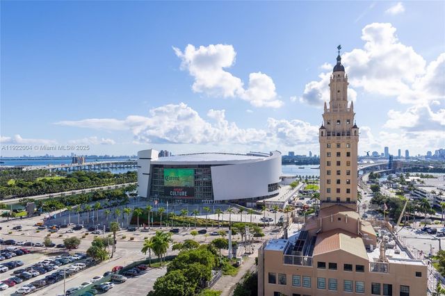 159 NE 6th St 3002, Miami, FL 33132