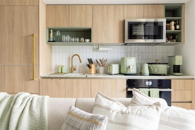 159 NE 6th St 3002, Miami, FL 33132