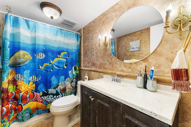 5600 N Flagler Drive 605, West Palm Beach, FL 33407