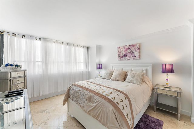 5600 N Flagler Drive 605, West Palm Beach, FL 33407