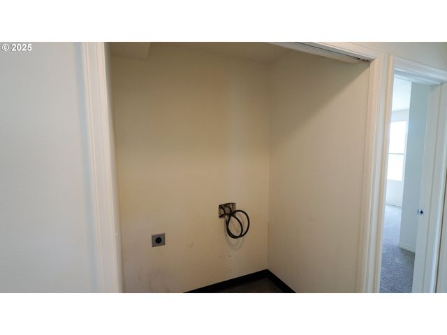 9234 Se DIVISION St 110, Portland, OR 97266