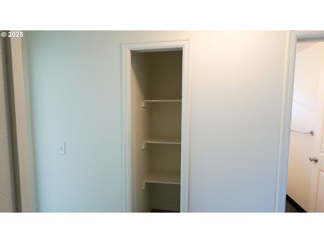 9234 Se DIVISION St 110, Portland, OR 97266