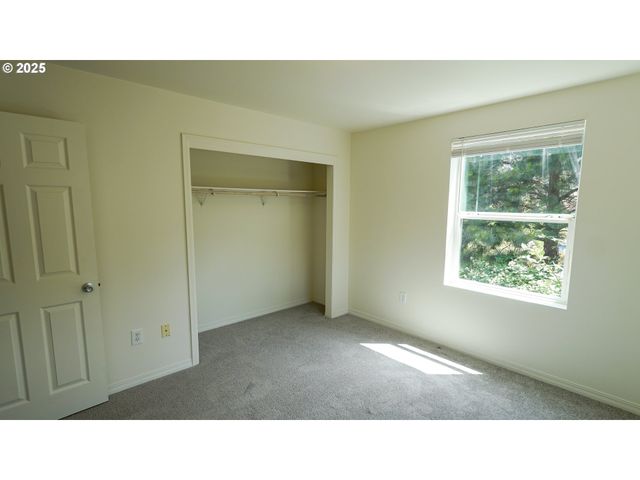 9234 Se DIVISION St 110, Portland, OR 97266