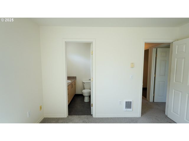 9234 Se DIVISION St 110, Portland, OR 97266