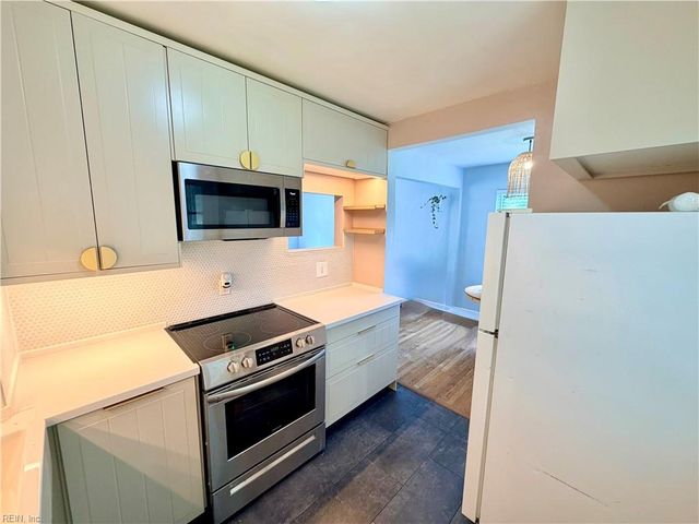 6250 Tappahannock DR, Norfolk, VA 23509