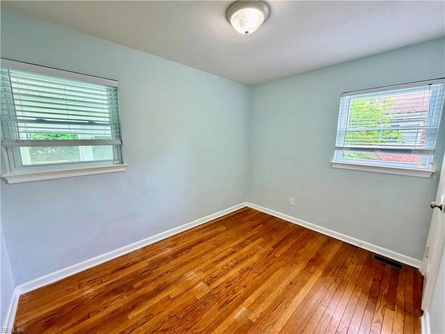 6250 Tappahannock DR, Norfolk, VA 23509