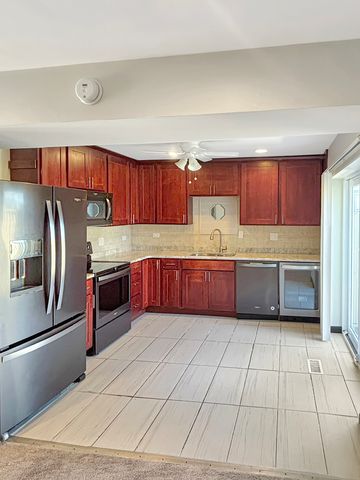 905 Abingdon Court, Gurnee, IL 60031