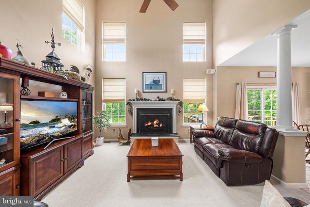 806 ARBOR LN, Schwenksville, PA 19473