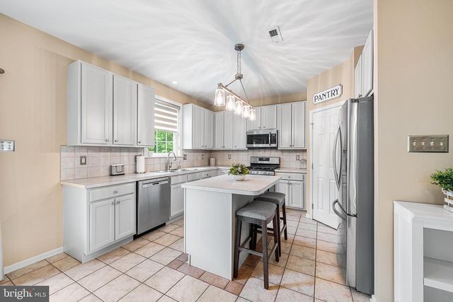 806 ARBOR LN, Schwenksville, PA 19473