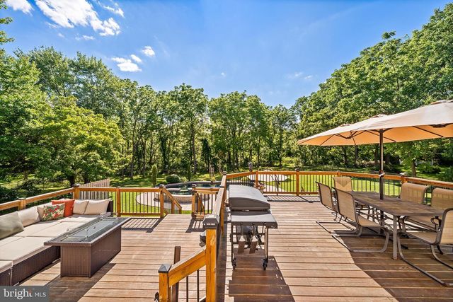 806 ARBOR LN, Schwenksville, PA 19473