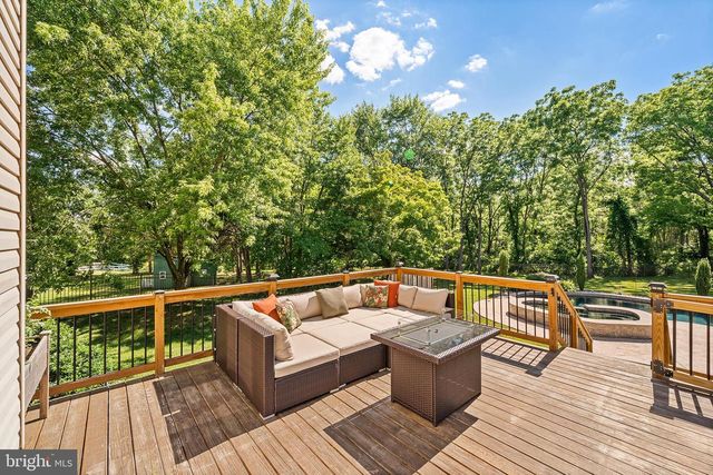 806 ARBOR LN, Schwenksville, PA 19473