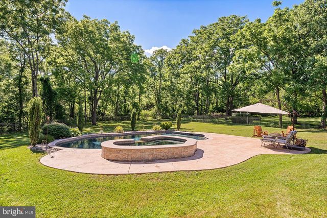 806 ARBOR LN, Schwenksville, PA 19473
