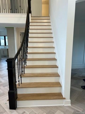 01 Bur Oak Lane, Oakland Charter Township, MI 48363