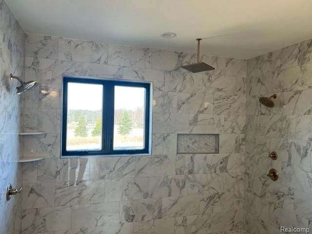 01 Bur Oak Lane, Oakland Charter Township, MI 48363