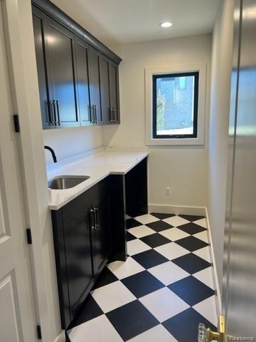 01 Bur Oak Lane, Oakland Charter Township, MI 48363