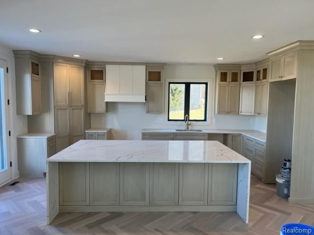 01 Bur Oak Lane, Oakland Charter Township, MI 48363